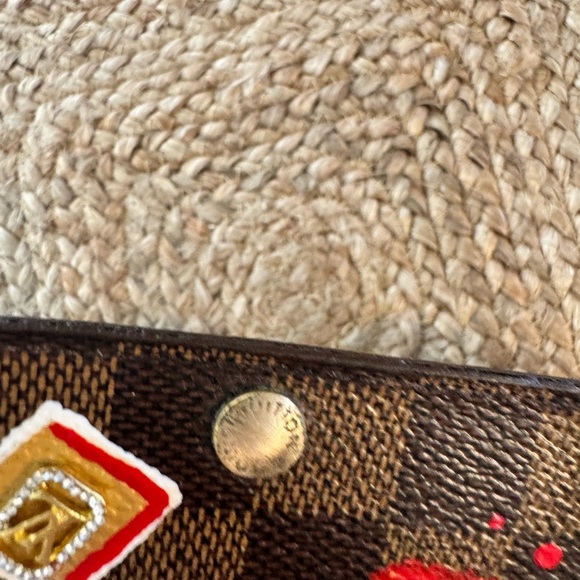 Louis Vuitton Damier customized handpainted key/card holder - Picture 13 of 17